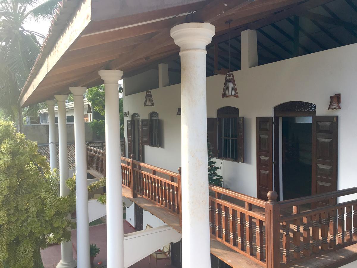 Hotel La Felicita Mirissa Esterno foto