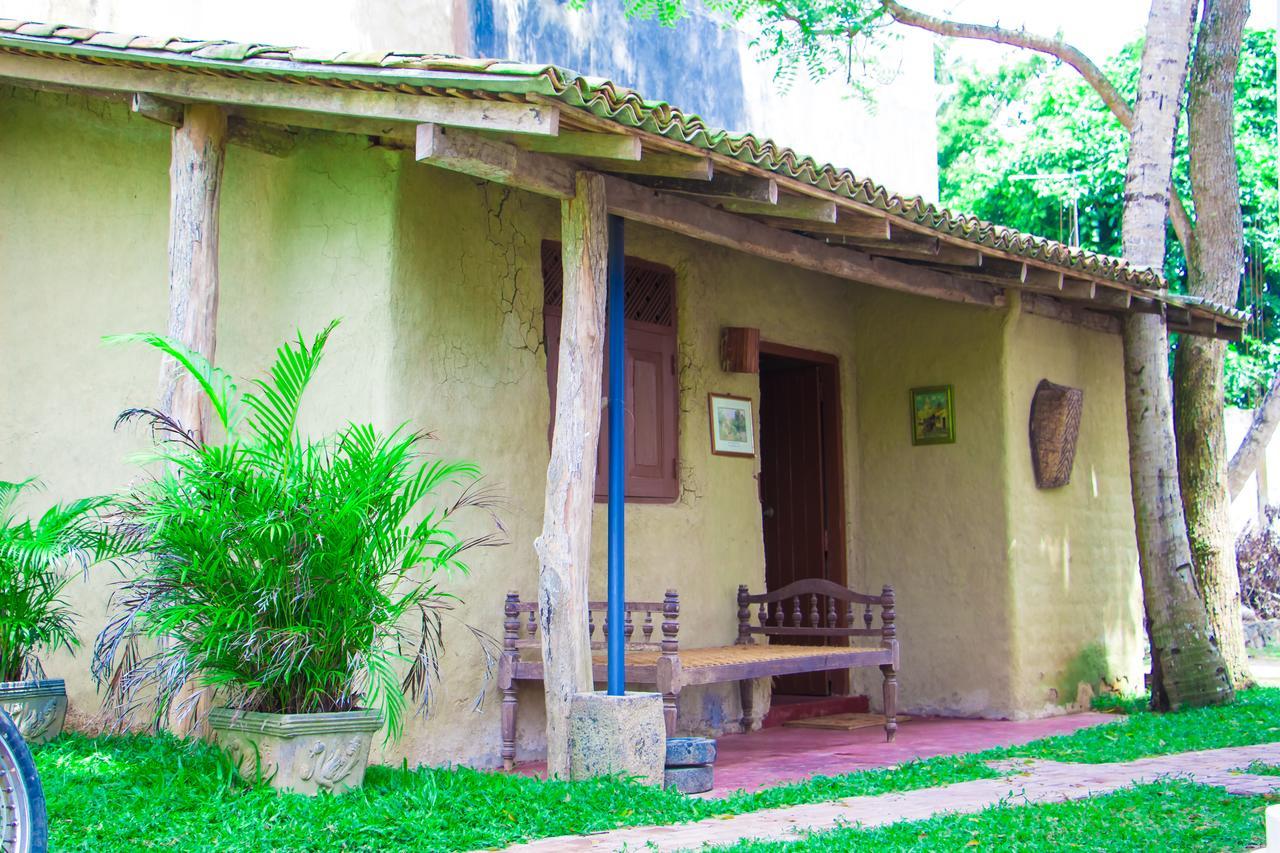 Hotel La Felicita Mirissa Esterno foto