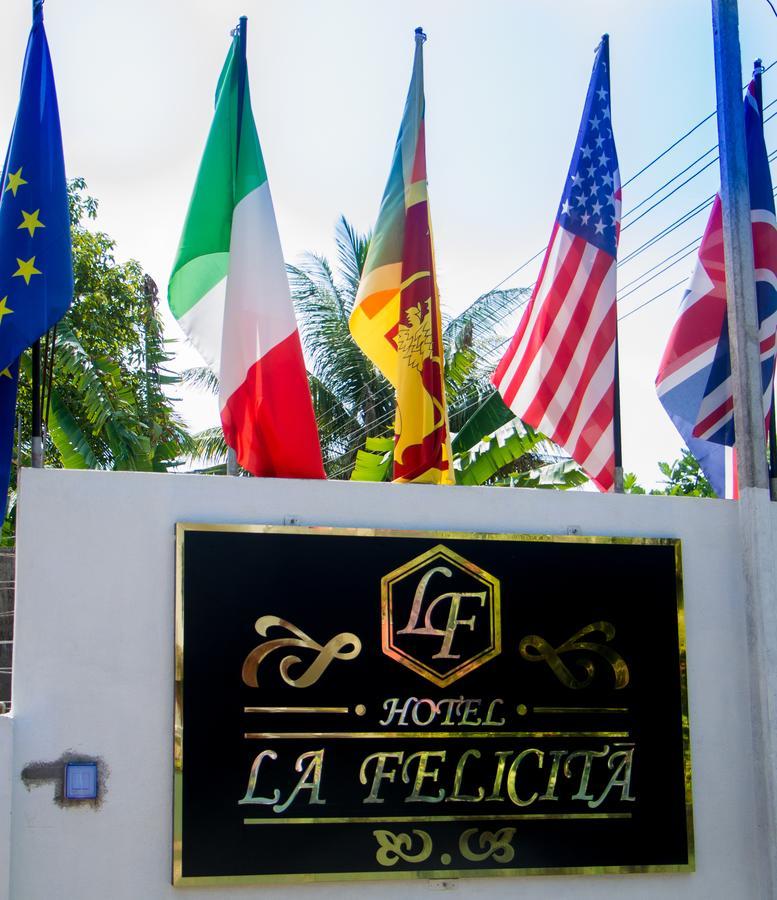 Hotel La Felicita Mirissa Esterno foto