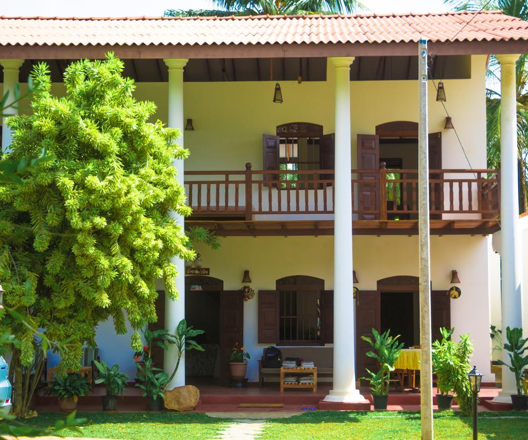 Hotel La Felicita Mirissa Esterno foto
