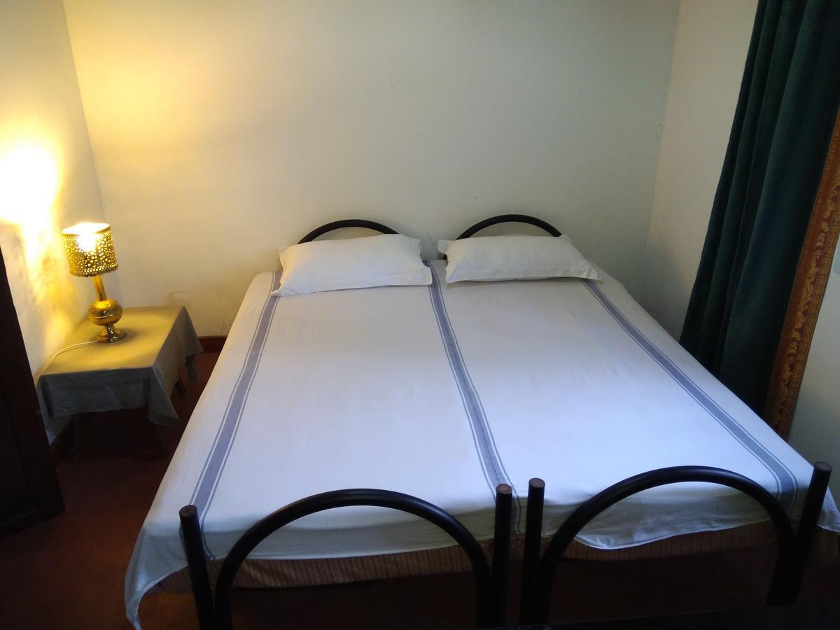 Hotel La Felicita Mirissa Esterno foto