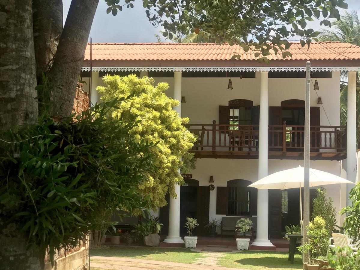 Hotel La Felicita Mirissa Esterno foto